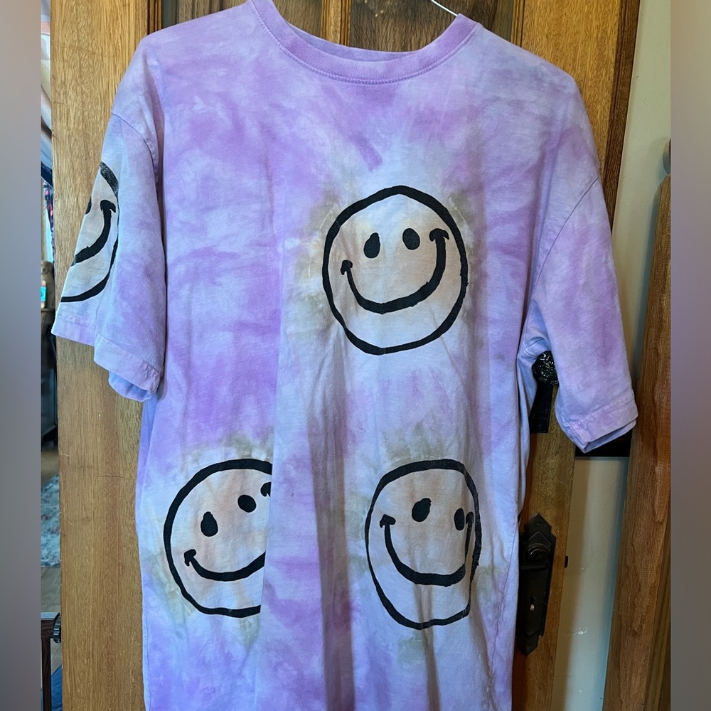 Smiley tie dye tee shirt